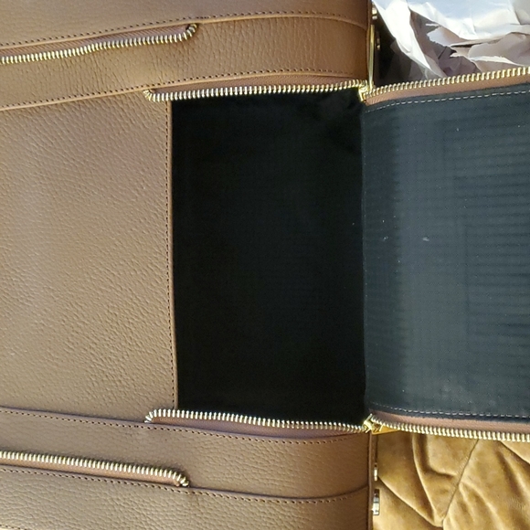 (*AS IS*) LEANELLE BAG BARCELONA (*AS IS*) - Picture 12 of 12